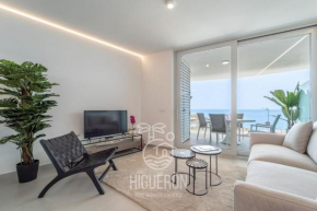 Ocean Front, great views, high quality. Beach life